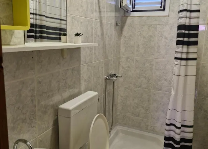 Gostinjska kuća Dzapo 3*